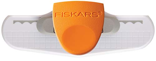 Product Cover Fiskars Border Punch, Scallop Sentiment