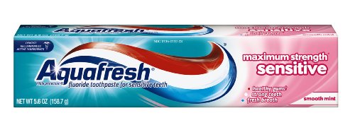 Product Cover Aquafresh Sensitive Toothpaste Smooth Mint, 5.6-Ounce (Pack of 4)