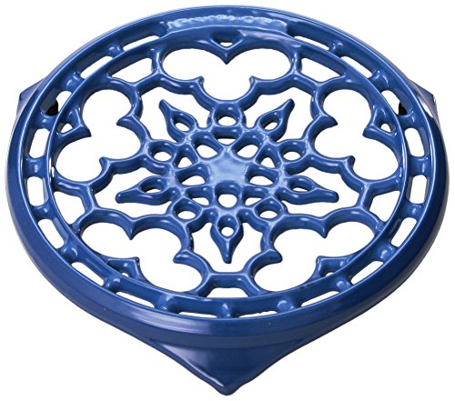 Product Cover Le Creuset N0200-59 Enameled Cast-Iron Deluxe Round Trivet, 9-Inch, Marseille