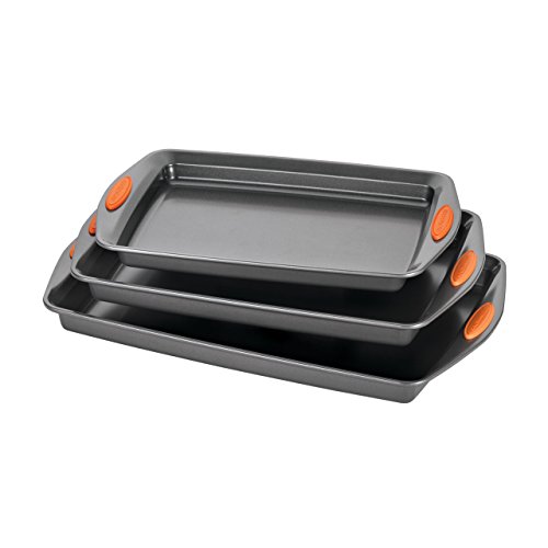 Product Cover Rachael Ray 56524 Nonstick Bakeware Set with Grips, Nonstick Cookie Sheets / Baking Sheets - 3 Piece, Gray with Orange Grips