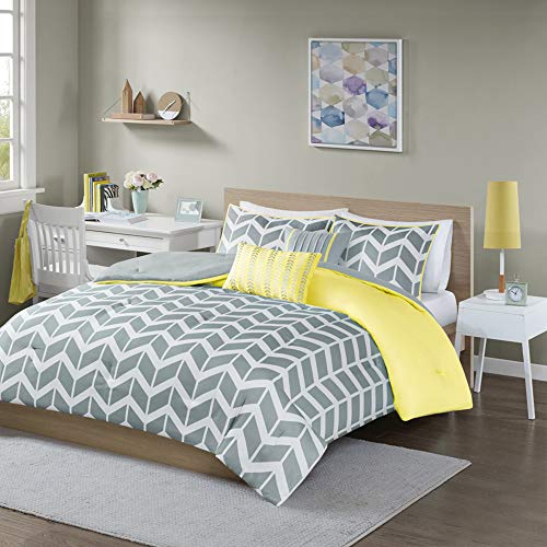Product Cover Intelligent Design Nadia Comforter Set, Full/Queen, Yellow