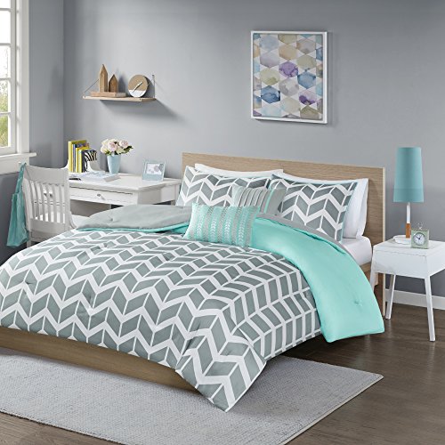 Product Cover Intelligent Design Nadia Comforter Set, Twin/Twin XL, Teal