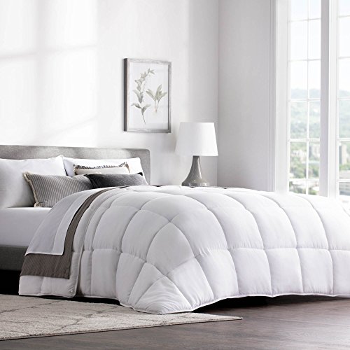 Product Cover WEEKENDER Hypoallergenic Quilted Down Alternative Hotel-Style Use Insert or Stand-Alone Comforter-for All Seasons-Corner Duvet Tabs, California King, Classic White