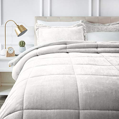 Product Cover AmazonBasics Ultra-Soft Micromink Sherpa Comforter Bed Set - Full or Queen, Cream