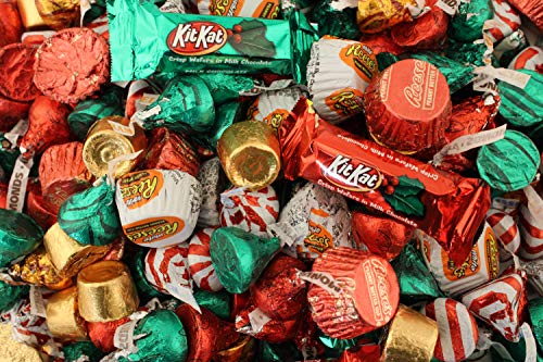 Product Cover Hershey's Chocolate Candy Assortment - Reese's White Chocolate, Kit Kat Green Miniatures, Kisses Milk Chocolate, Rolo Copper Candy (3 Pounds Bag)